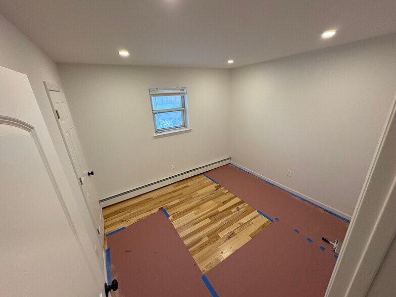 Building Photo - 16 Arrowhead Dr