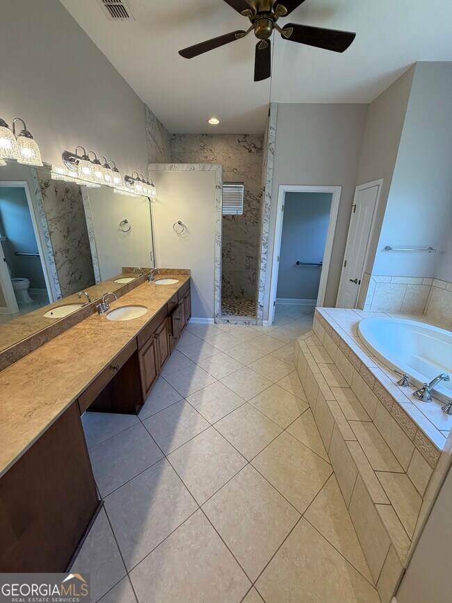 Building Photo - 108 Heron's Nest Cir