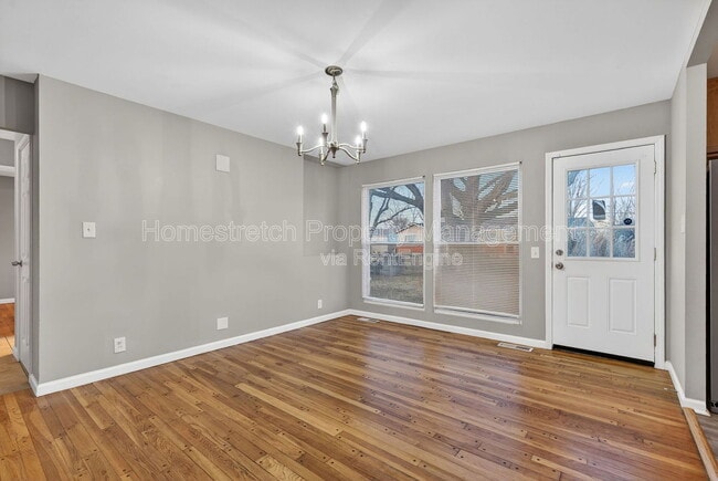 Building Photo - 2385 Greenbriar Dr