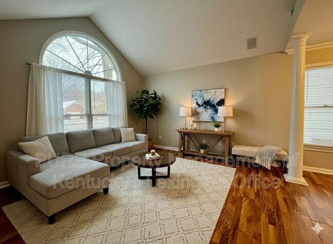 Building Photo - 552 Forest Hill Dr