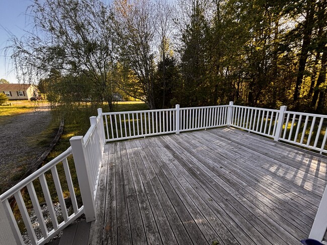 Building Photo - 136 Brown Farms Dr