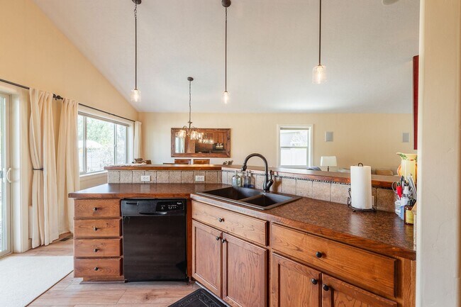 Building Photo - Beautiful Home in the Heart of Eagle