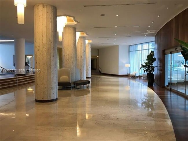 Building Photo - 5161 Collins Ave