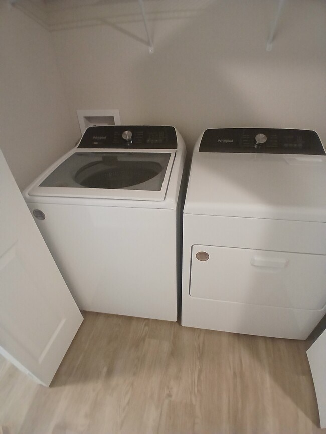 Building Photo - 1492 Biscayne Dr