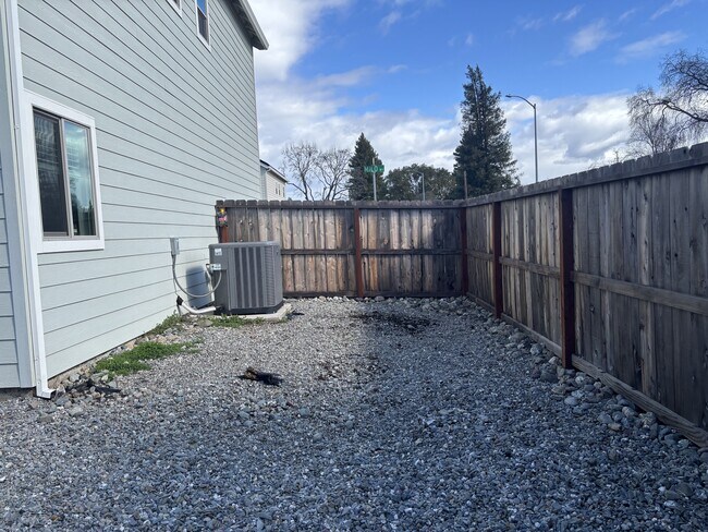 Building Photo - 2923 Milo Wy