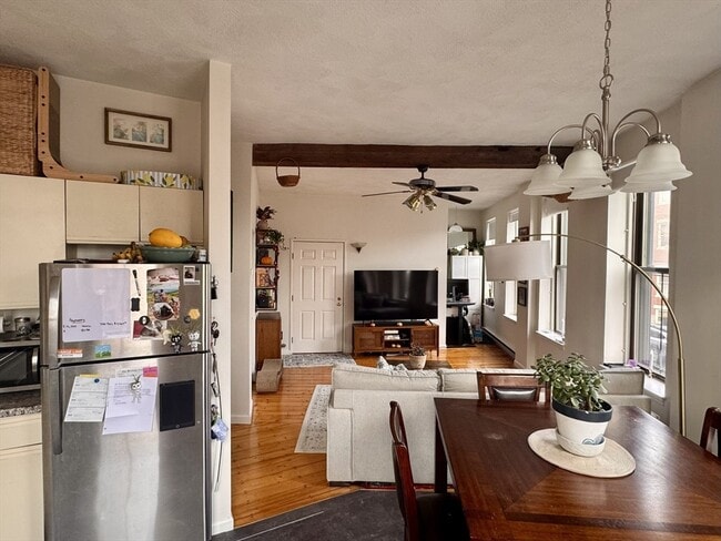 Building Photo - 26 Beacon St