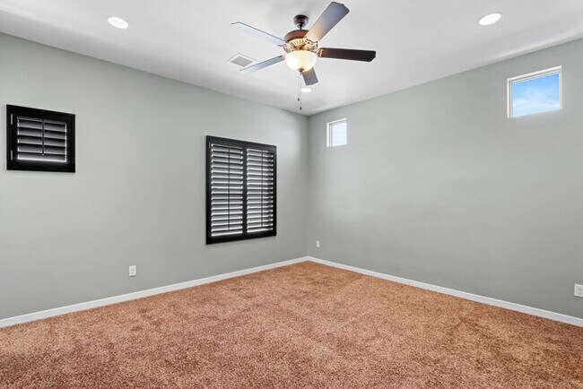 Building Photo - 14833 Harry Flournoy Ave