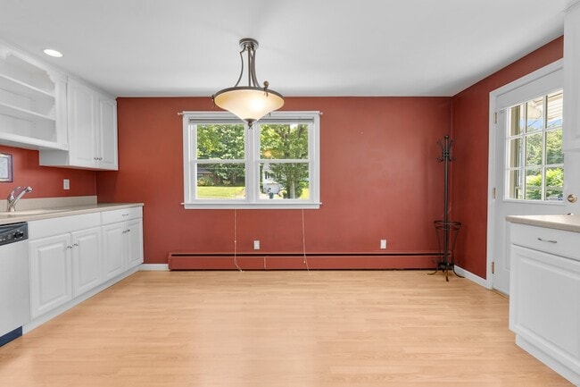 Building Photo - 1715 Musso View Ave