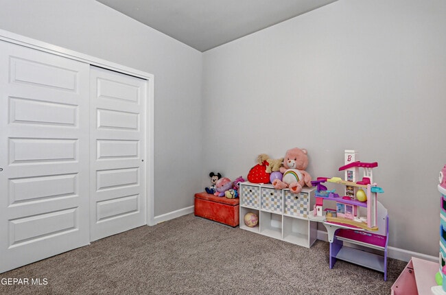 Building Photo - 111 Sarah Trl