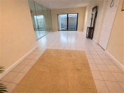 Building Photo - Beautifully maintained 2-bedroom, 2-bathroom