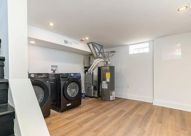 Building Photo - 9026 W Avalon Dr