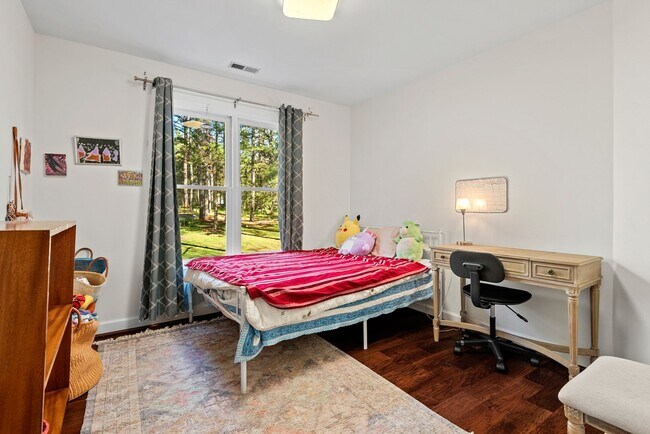 Building Photo - Get March Free!! Charming Home on Large Lot in Chapel Hill!