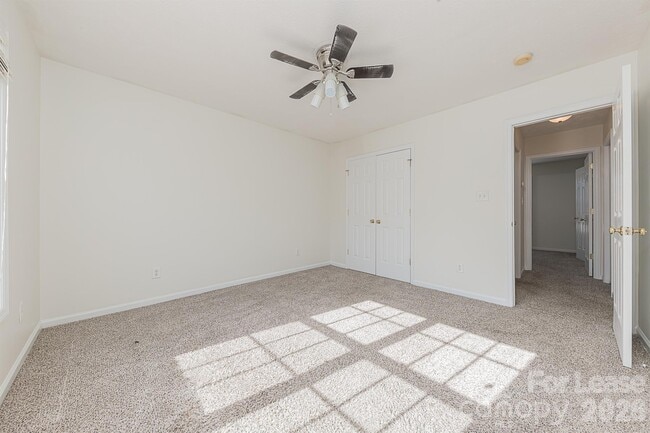 Building Photo - 110 Mendover Dr