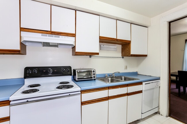 Building Photo - 1315 Washtenaw Ave