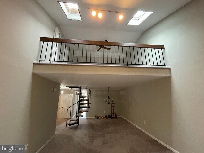 Building Photo - 218 Valley Stream Ln