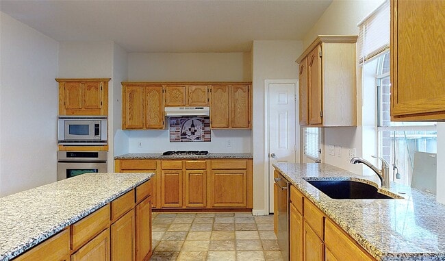 Building Photo - 2810 White Oak Ln