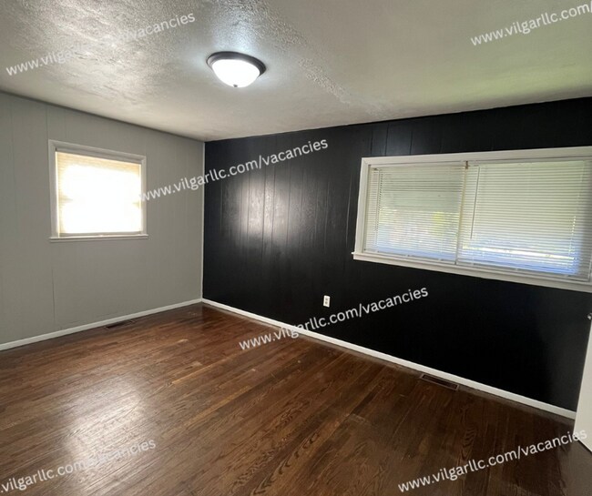 Building Photo - 2 large bedrooms & 1 newly updated bathroom home in Gary, IN