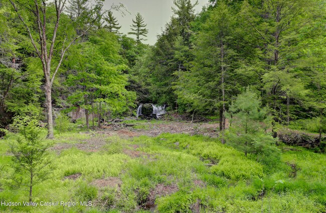 Building Photo - 421 Brown Rd