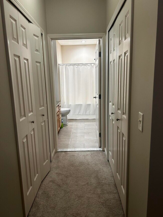 Building Photo - 301 Scio Village Ct