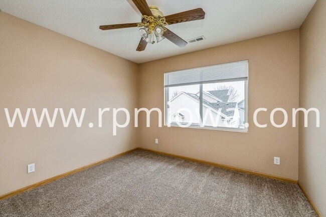 Building Photo - WEST DES MOINES TWO-STORY!! 4 Bedroom, 3.5 Bathrooms!