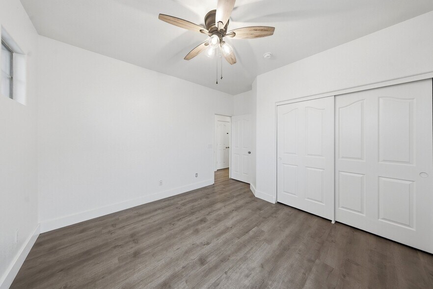 Building Photo - 12175 W Chase Ln