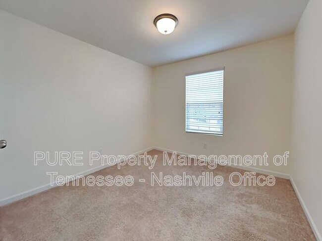 Building Photo - 819 Kennear Ln