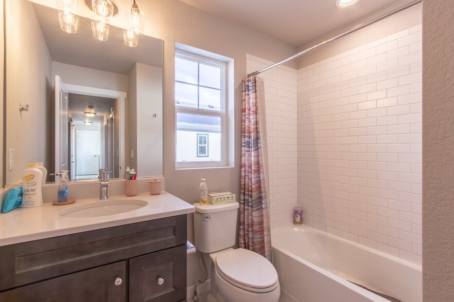 Building Photo - 5863 Summer Dream Dr