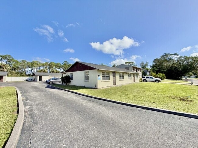 Building Photo - 7073 Brentford Rd