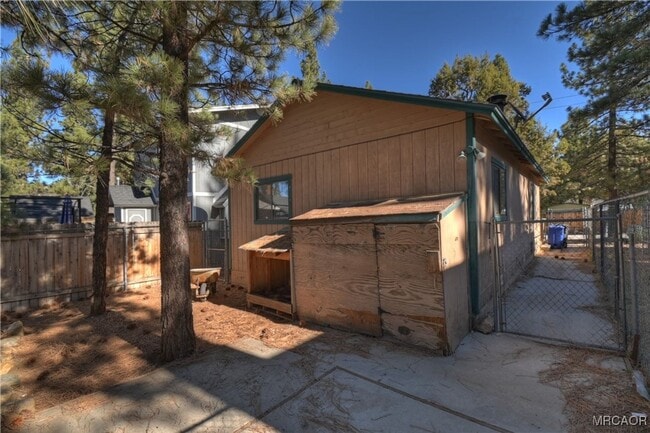 Building Photo - Big Bear City/Erwin Lake Area