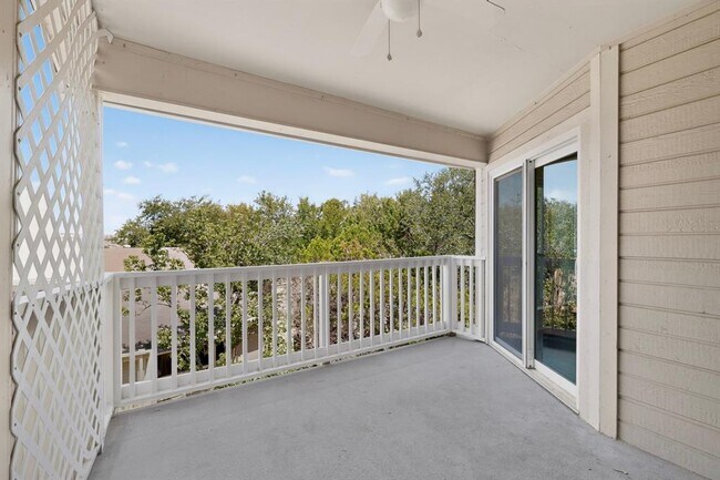 Building Photo - 2450 Wickersham Ln