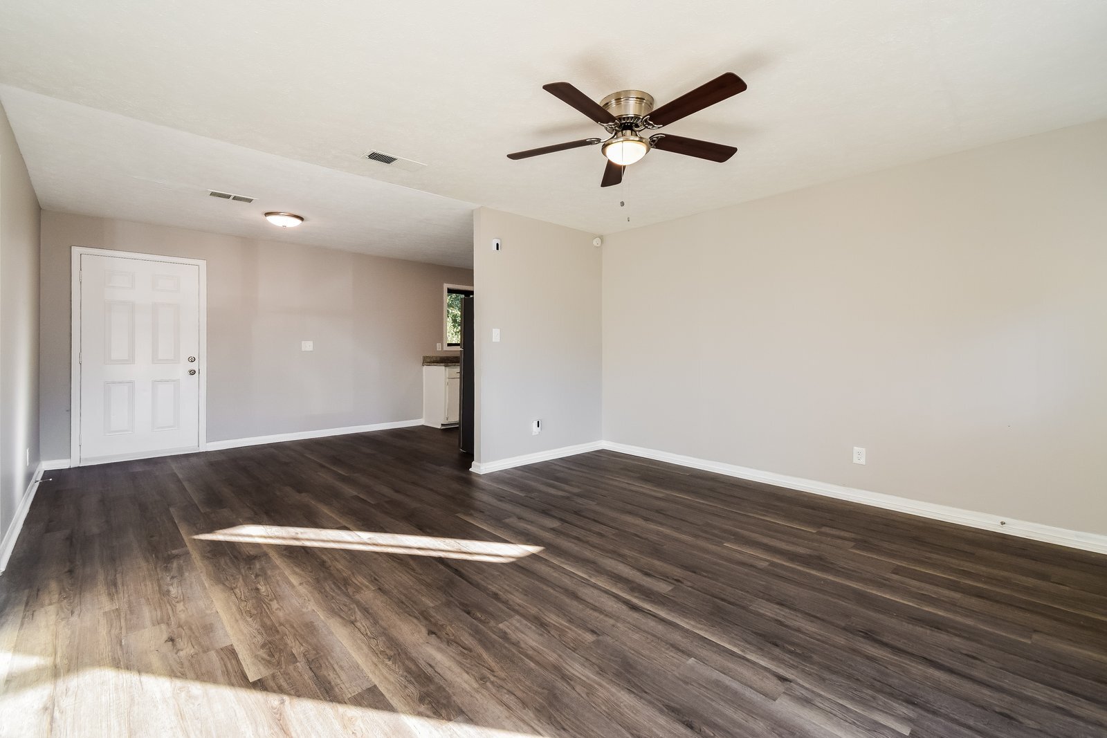 Building Photo - 4935 Lisa Ct