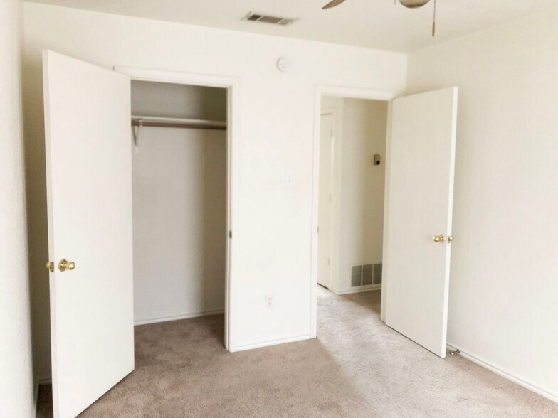 Building Photo - 1504 Windward Dr