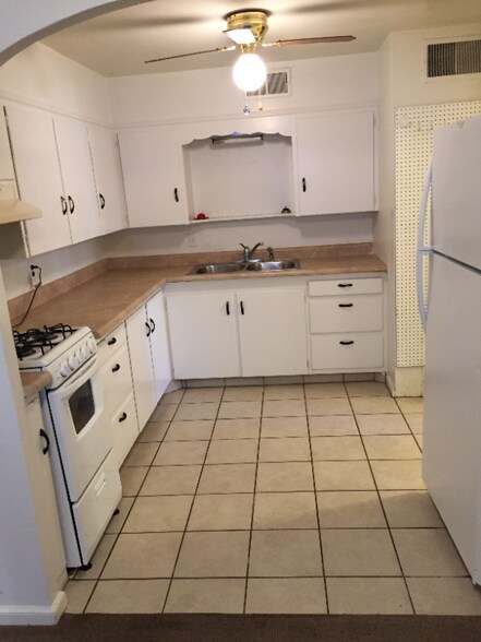 Building Photo - 404.5 S Kimball St