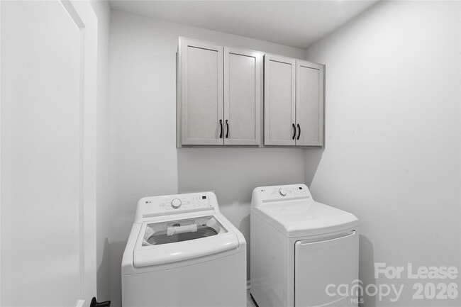 Building Photo - 423 Vinroot Aly