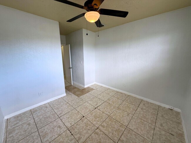 Building Photo - 2401 NW 170th St