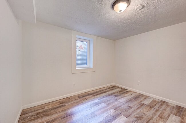 Building Photo - $1,885.00 - 4 Beds, 2 Bath, Duplex in Litt...