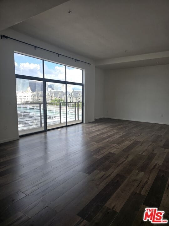 Building Photo - 940 S Western Ave