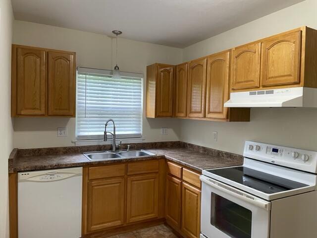 Building Photo - 209 Sequoia Dr