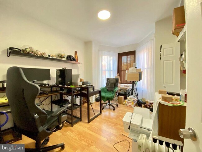 Building Photo - 2035 N Gratz St