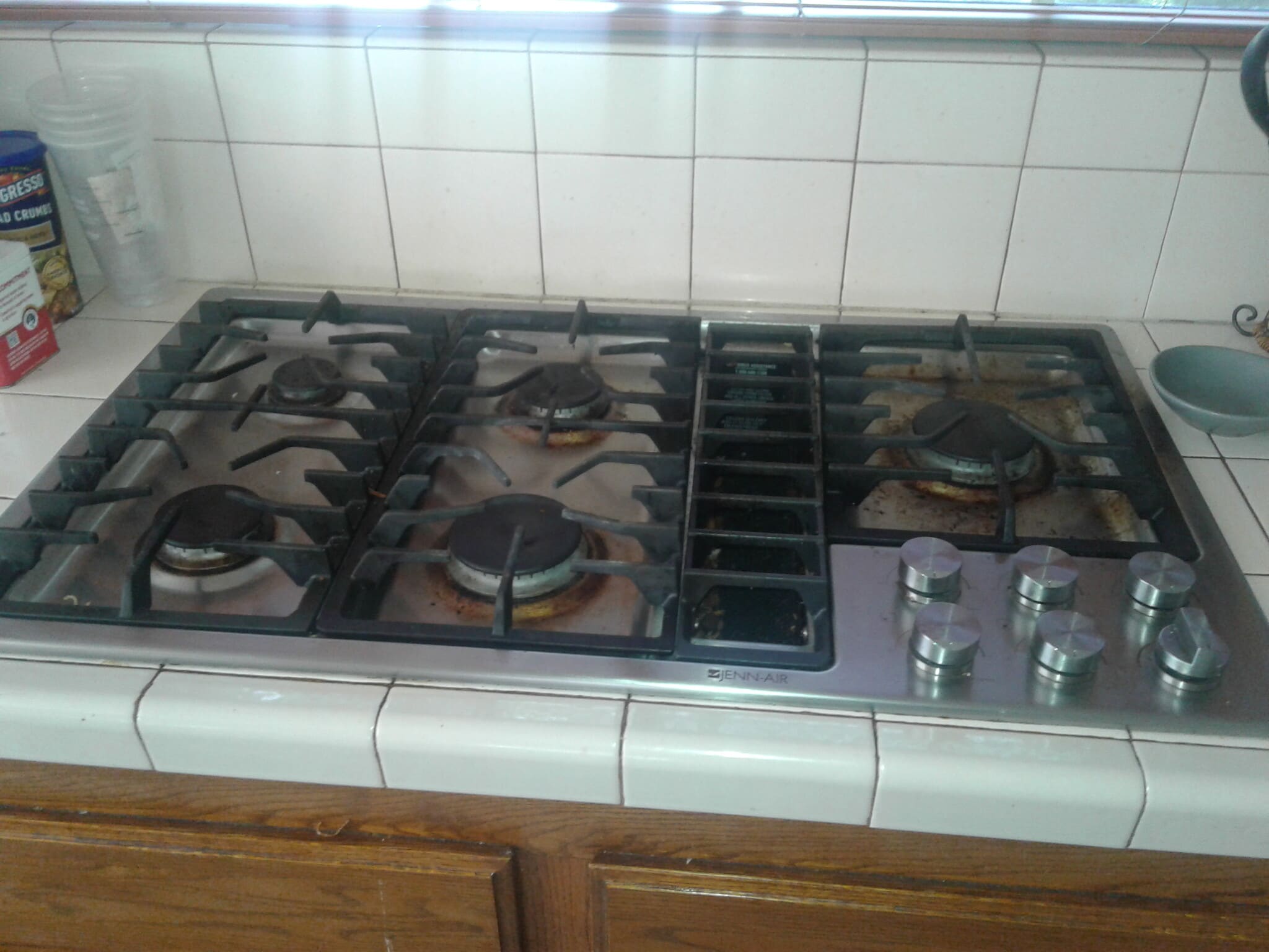 KITCHEN-JENN-AIR STAINLESS GAS RANGE - 2106 Clark Ln