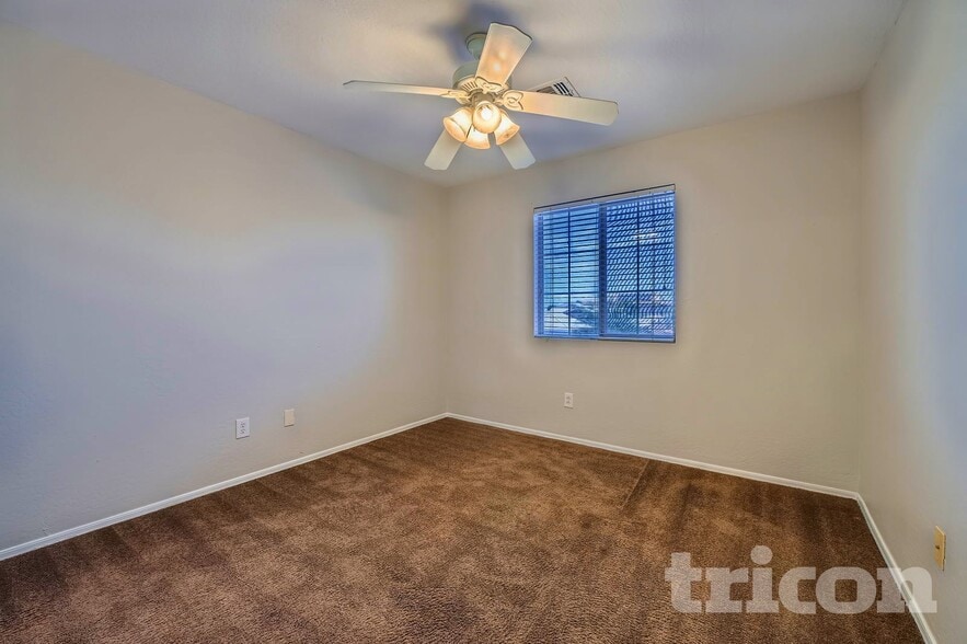 Building Photo - 1351 E Stirrup Ln