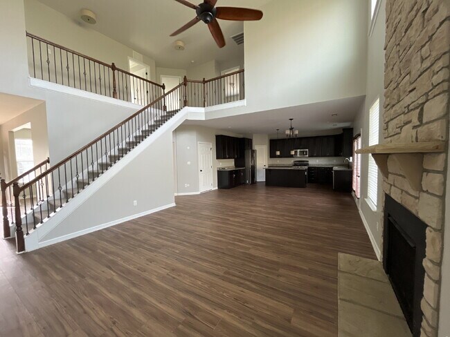 Building Photo - "Charming 4-Bed High Point Home with Granite Elegance & Cozy Fireplace!"