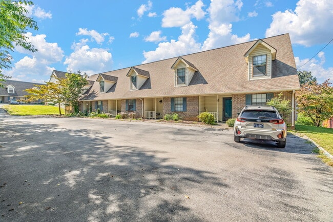 Building Photo - 9009 Fountain Brook Ln