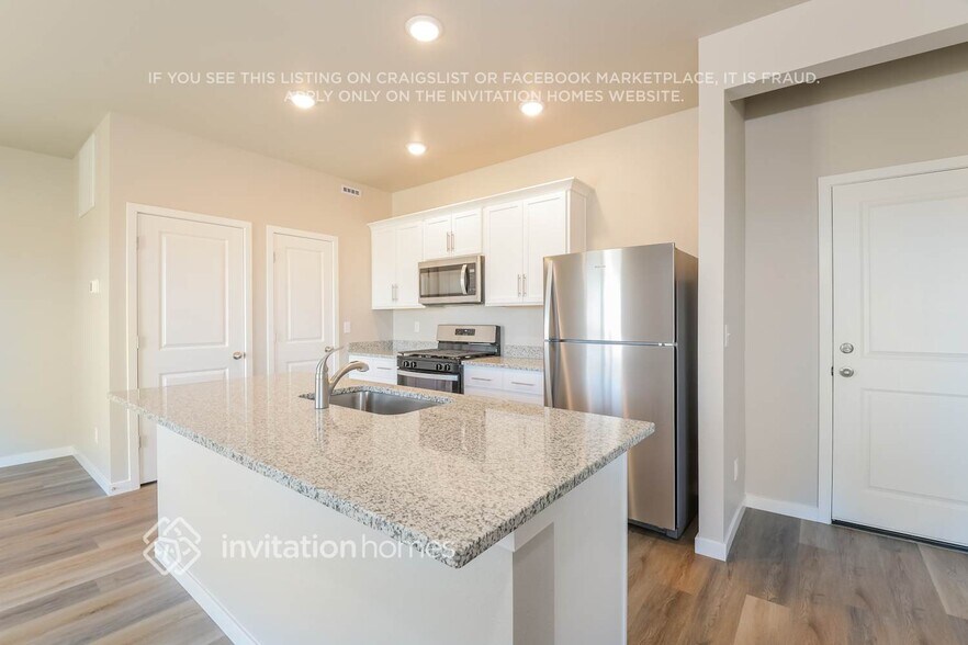 Building Photo - 7338 Green River Ave