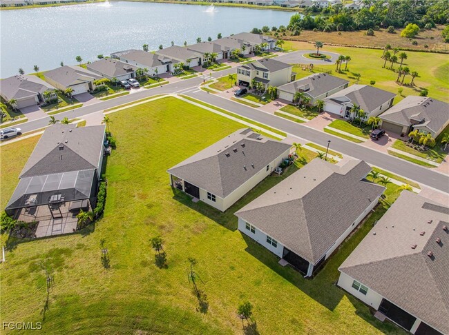 Building Photo - 607 Parkshore Lk Ave