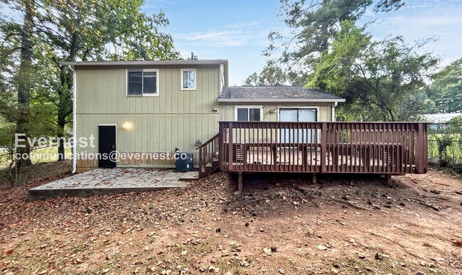 Building Photo - 1888 Singer Way