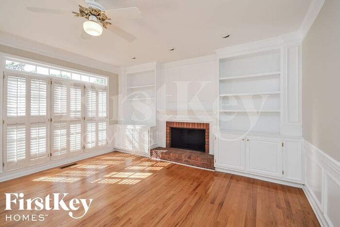 Building Photo - 1715 Foxwood Glen SE