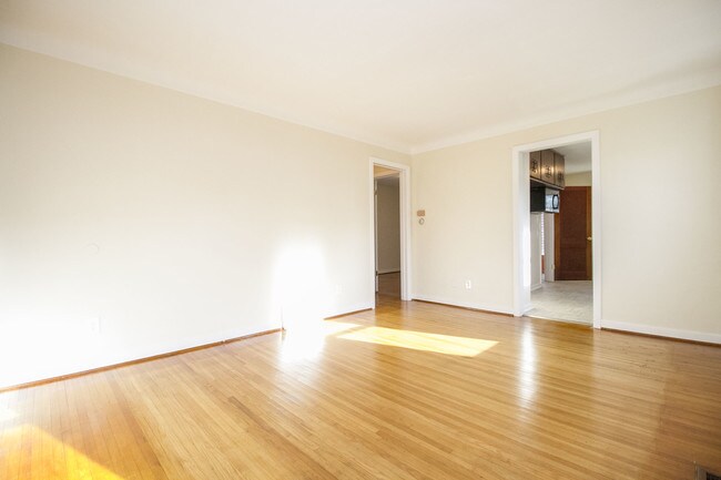 Building Photo - 2355 Ward St