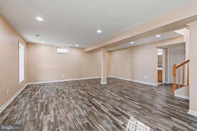 Building Photo - 2460 Five Fathom Cir