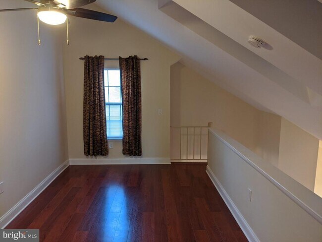 Building Photo - 94 Azalea Cir